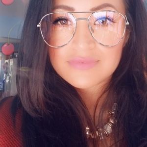 Meet your Posher, Jetsa